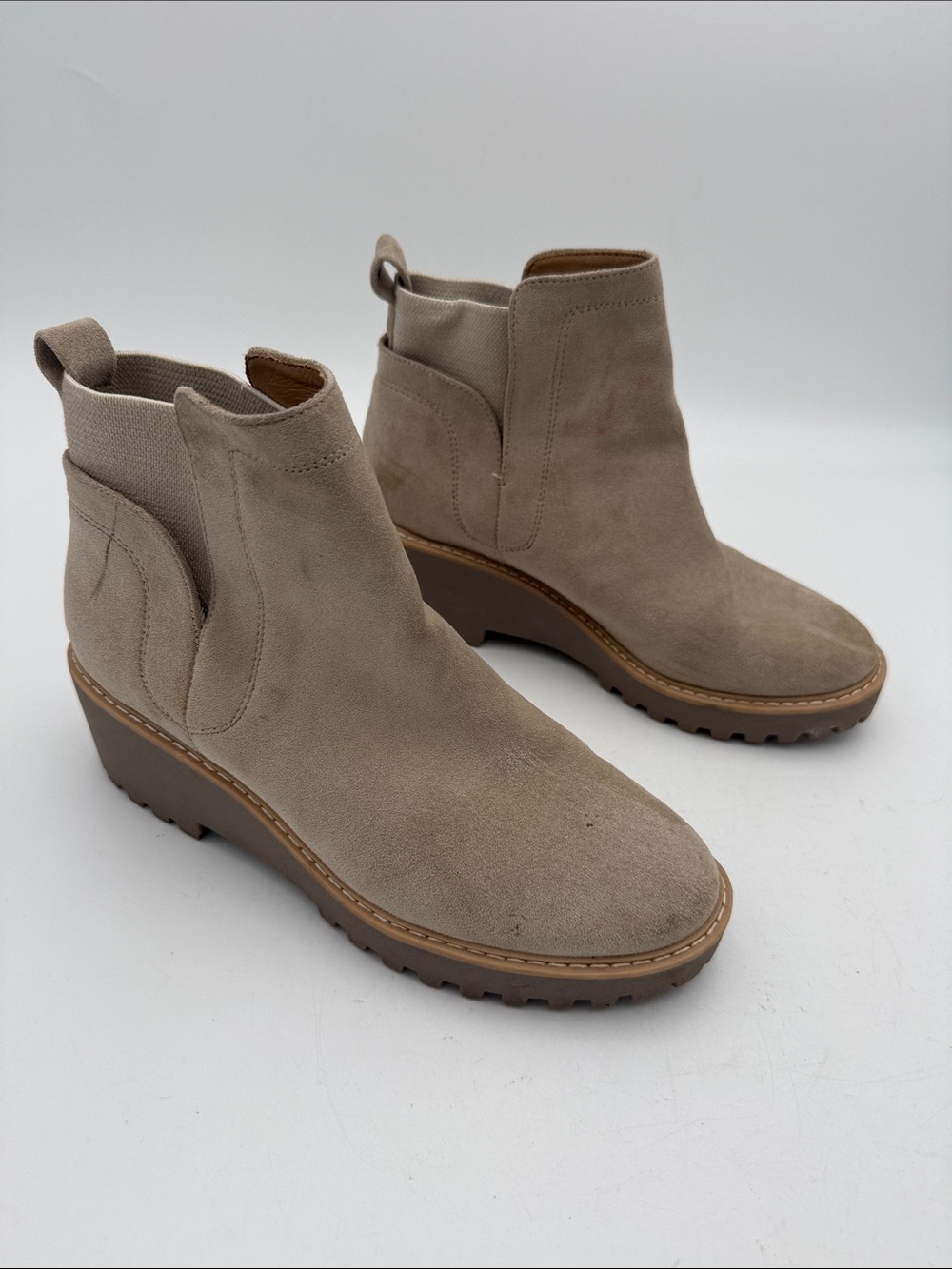 DV dolce Vita Women’s Suede Chelsea Wedge Boot - Taupe suede women 8 fall casual